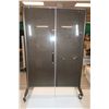 Image 2 : LOT DE 2 PORTES EN VERRE ASST