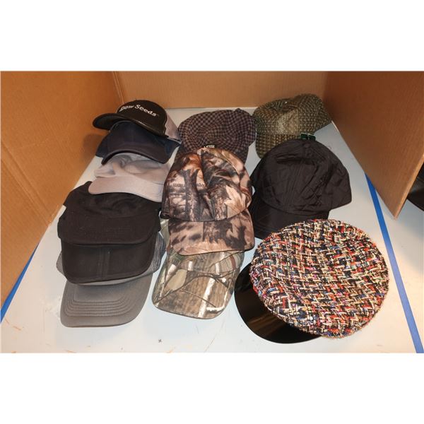 LOT DE 12 CHAPEAUX/ CASQUETTES