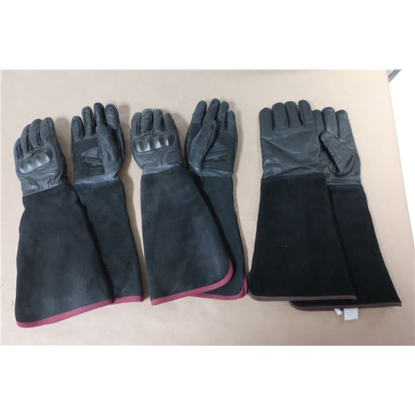 LOT DE 3 PAIRES DES GANTS DE MOTO ASST.