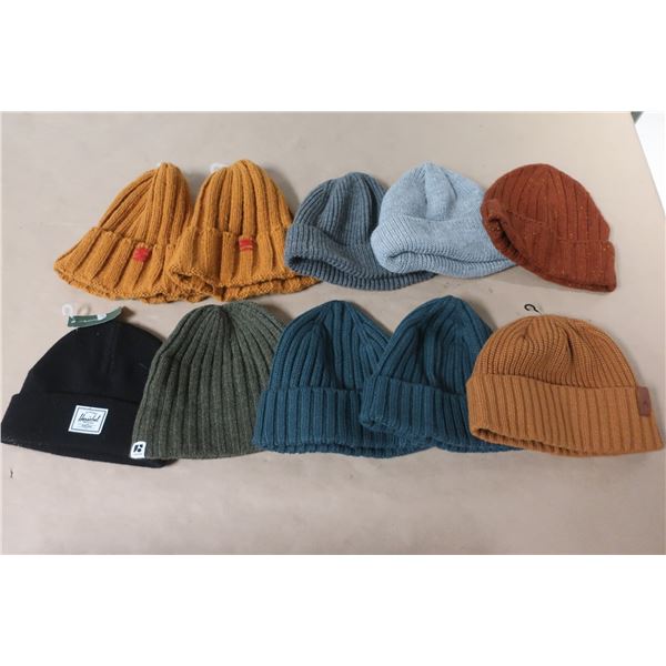 LOT DE 10 TUQUES ASST.