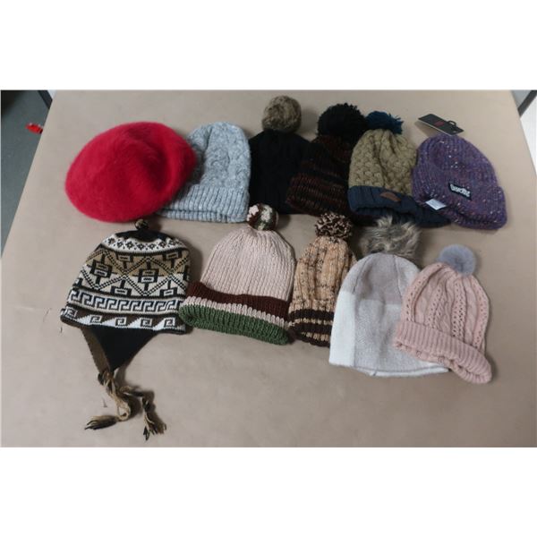 LOT DE 11 TUQUES ASST.