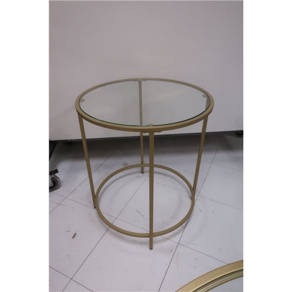 TABLE D'APPOINT 20"d.x22"