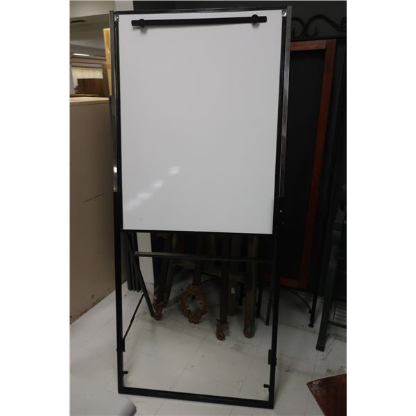 CHEVALET /TABLEAU BLANC 29 x67 