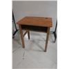 Image 1 : BUREAU D'ÉCOLE POUR ENFANTS EN BOIS 25"x19"x26"