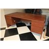 Image 1 : BUREAU EN BOIS 70"x36"x29"