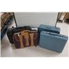 Image 1 : LOT DE 4 VALISES ASST