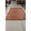 Image 1 : TAPIS DE SOIE COUL. SAUMON 8'x12', TACHES D’EAU -BESOINS DE NETTOYAGE