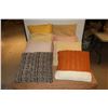 Image 1 : LOT DE 8 COUSSINS ASST