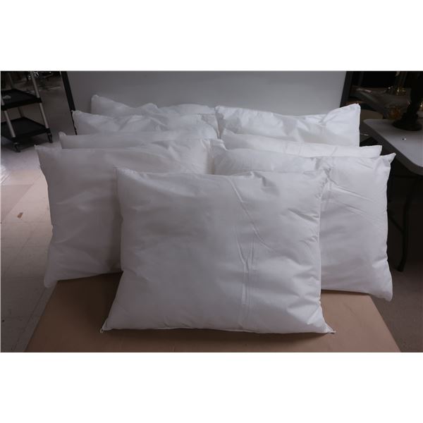 LOT DE 9 OREILLERS