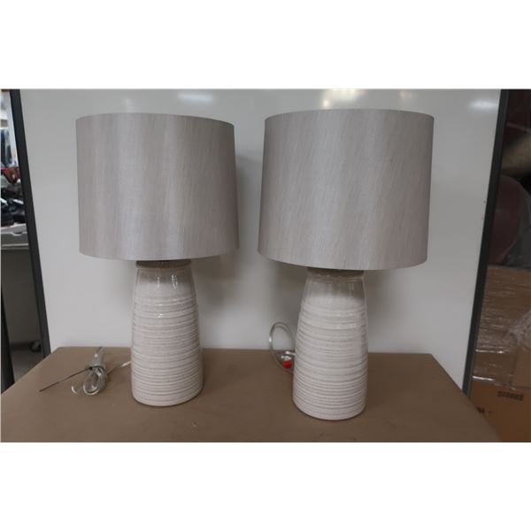 LAMPE DE TABLE