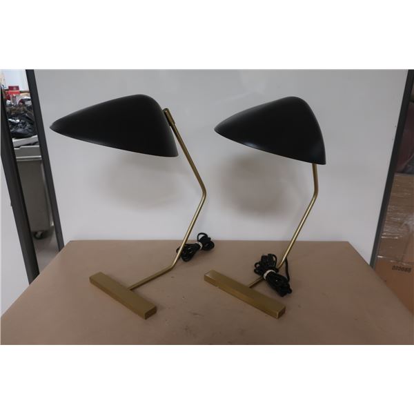 LAMPE DE TABLE
