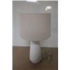 Image 1 : LAMPE DE TABLE