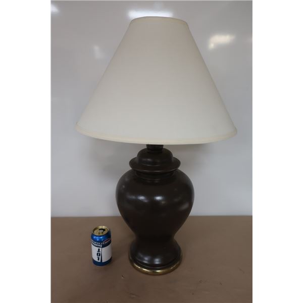 LAMPE DE TABLE