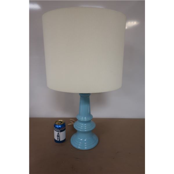 LAMPE DE TABLE