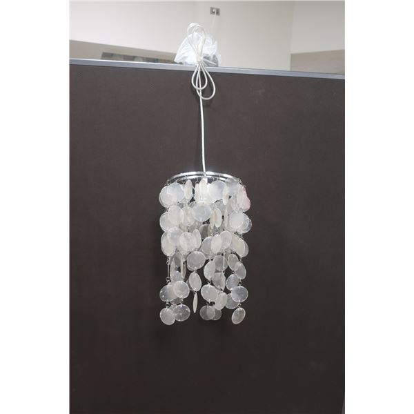 LUSTRE SUSPENDU