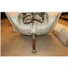 Image 2 : LAVABO SUR PIED AVEC 2IEME PIÉDESTAL EXTRA
