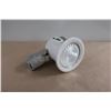 Image 1 : LUMIÈRE ENCASTRÉ AVEC AMPOULE LED 11w, LUXLITE #410L11M4