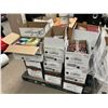 Image 1 : LOT DE +/- 500 LIVRES ANGLAIS ASST(PALETTE DE 30btes)