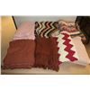 Image 1 : LOT DE 7 COUVERTURES