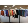 Image 1 : LOT DE 25 CHANDAILS POUR FEMMES