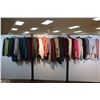Image 1 : LOT DE 25 CHANDAILS POUR FEMMES