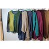 Image 2 : LOT DE 25 CHANDAILS POUR FEMMES