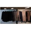 Image 2 : LOT DE 23 CHANDAILS POUR FEMMES
