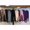 Image 3 : LOT DE 23 CHANDAILS POUR FEMMES