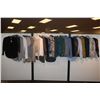Image 1 : LOT DE 25 VÊTEMENTS POUR FEMMES