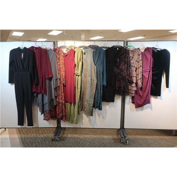 LOT DE 13 ROBES POUR FEMMES