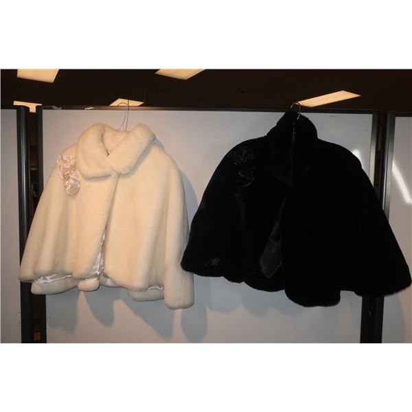 LOT DE 2 CHANDAILS POUR FEMMES