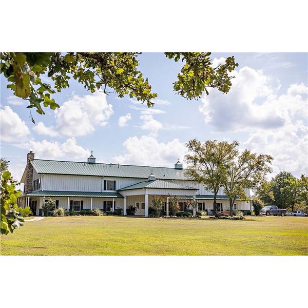 Oklahoma Axis Deer 4-day/3-night hunt for 1 hunter and up to 3 obervers