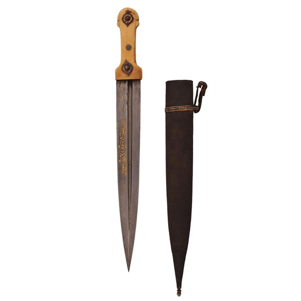 A LARGE ISLAMIC CAUCASIAN GEORGIAN GOLD INLAID KINJAL DAGGER