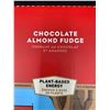 Image 2 : Clif Bar Chocolate Almond Fudge Energy Bars (12 x 68g)