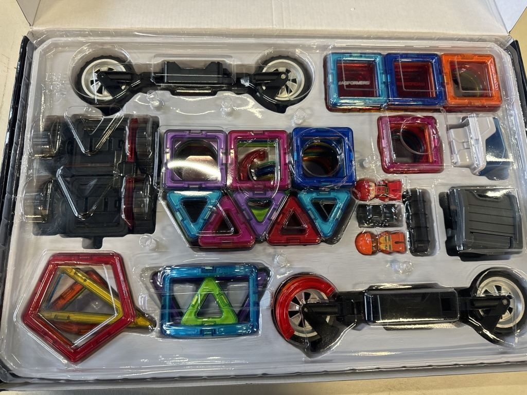 COMPLETE MAGFORMER SET RETAIL $120