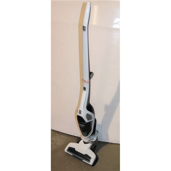 STORE RETURN EUREKA VACUUM WORKING