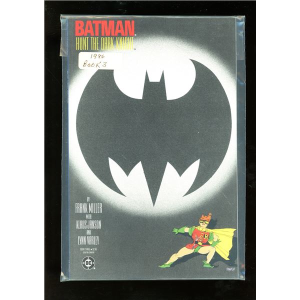 DC Batman Hunt The Dark Knight Book 3