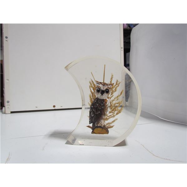 Resin Moon Shaped Owl Decor