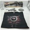 Image 2 : Assorted CZ Accessories X7 and Size Large T-shirt