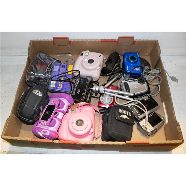 FLAT OF ESTATE CAMERAS AND ACCESSORIES -