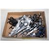 Image 1 : LOT OF 20 HAIR CUTTING SCISSORS INCL WAHL AND