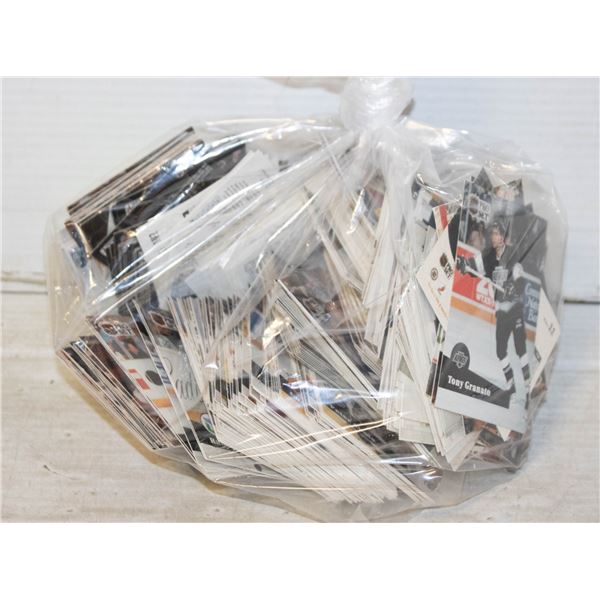 BAG OF HOCKEY CARDS