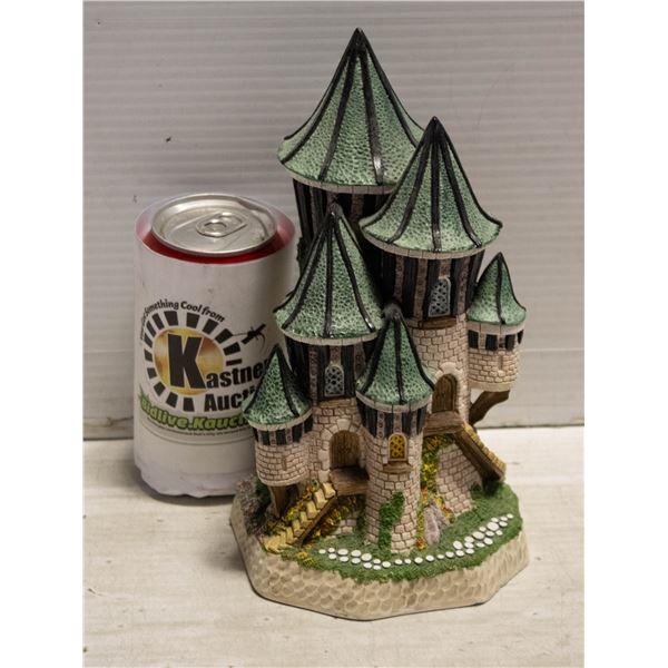 DAVID WINTER COLLECTABLE COTTAGE: THE WIZARD& #39;S