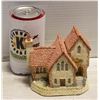 Image 1 : DAVID WINTER COLLECTABLE COTTAGE: STAFFORDSHIRE