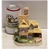 Image 1 : DAVID WINTER COLLECTABLE COTTAGE: WELCOME HOME