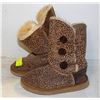 Image 1 : SIZE 10 UGG SHEEPSKIN LINED BOOTS-ESTATE