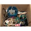 Image 1 : ASSORTED COSTUME JEWELRY