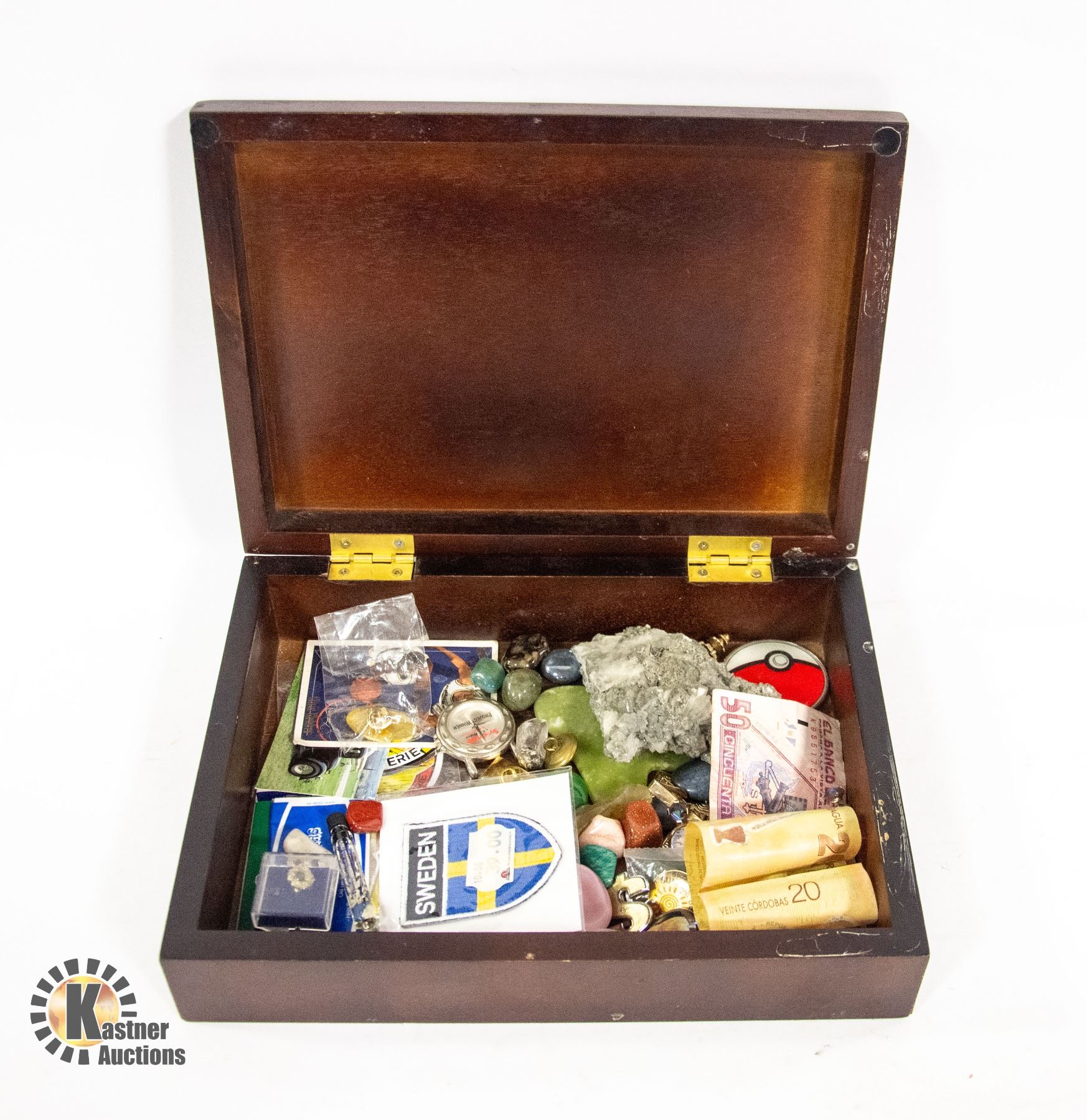 ESTATE WOOD BOX WITH COLLECTIBLE PATCHES,