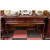 Image 1 : GIBBARD SOLID MAHOGANY HALLWAY TABLE