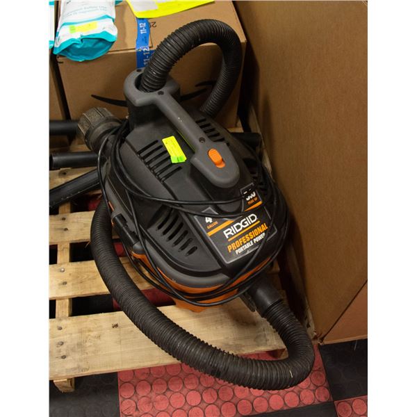 4 GALLON RIDGID SHOP VACUUM